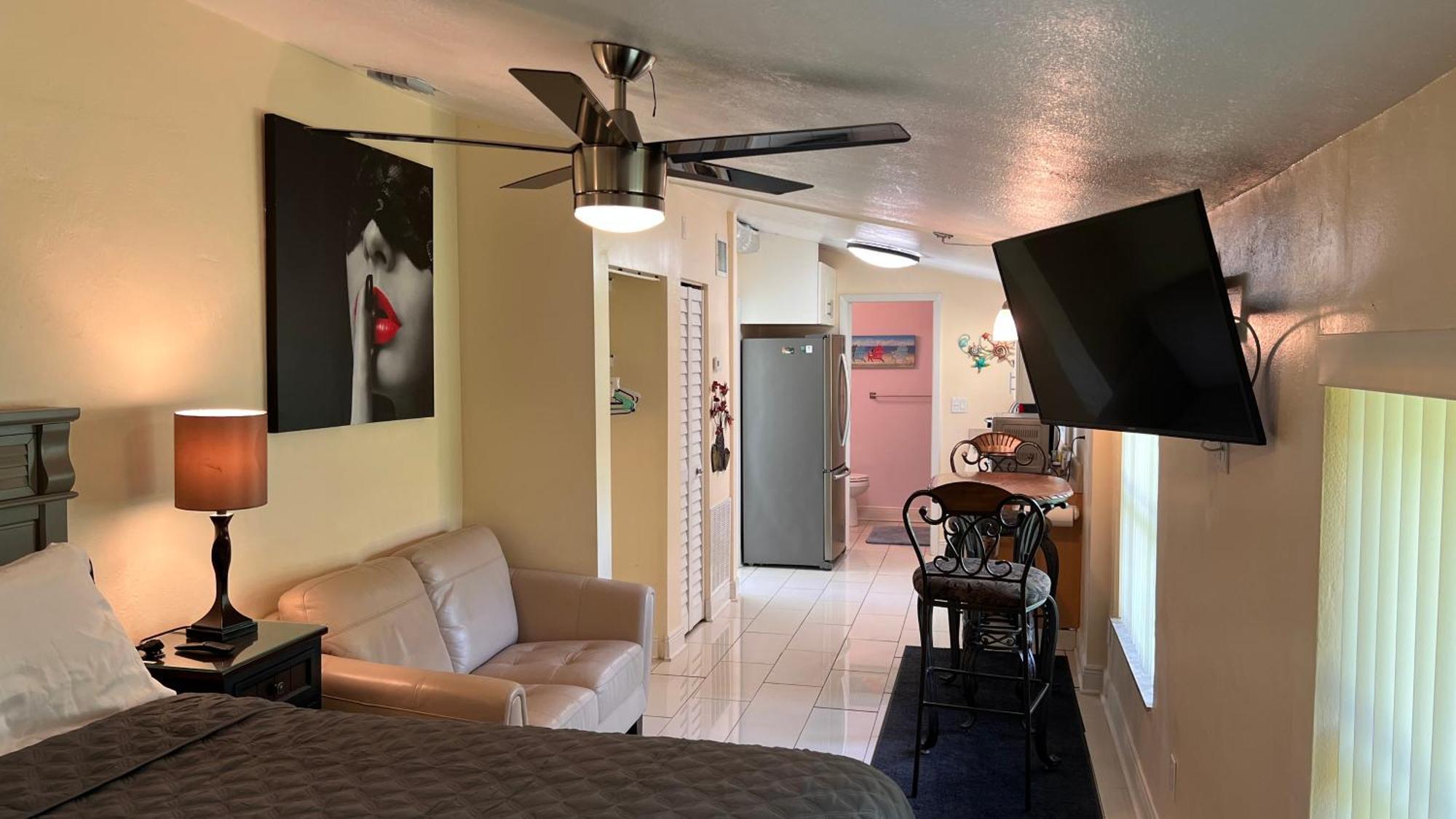 Billy'S Resort- Men Only - Solo Hombres Wilton Manors Exterior photo
